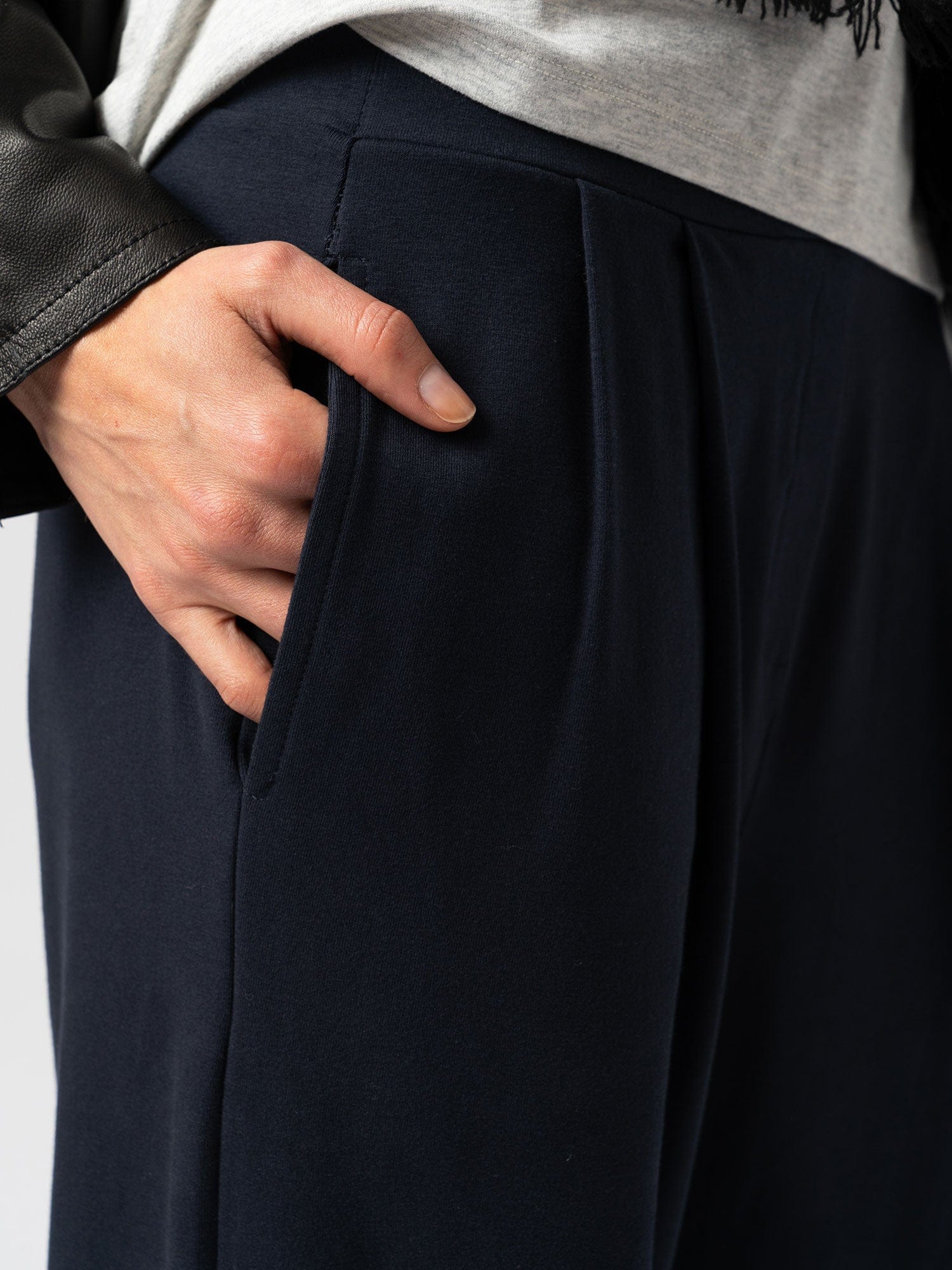 Camden Wide Leg Pant Navy - Women's Trousers | Saint + Sofia® EU